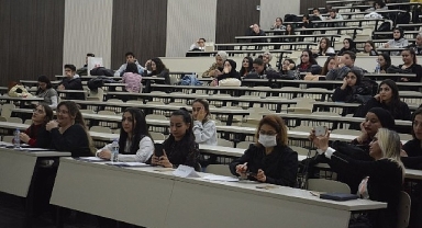 Hemşirelik bölümünde Kimyager öğretim üyesi