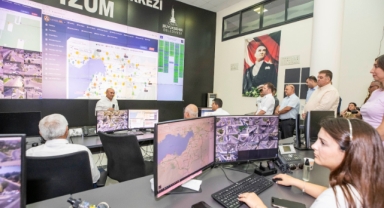 İzmir Büyükşehir Belediyesi Türkiye'de bir ilke imza attı: Taksimetre ayarı artık online sistemde