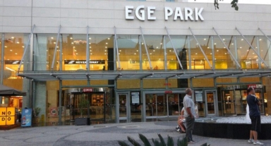 İzmir’de dev satış: O AVM bir milyar liraya satıldı!