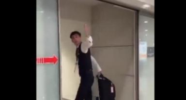 Kabin memuru uçuş sonrası iltica etti: 