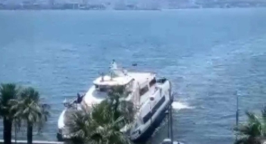 Karşıyaka'da vapur sahile çarpmıştı: İZDENİZ'den açıklama geldi