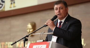 Karşıyaka ilçe kongresinde Başkan Tugay bazı partilileri eleştirdi: 