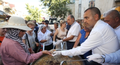 Konak Belediyesi'nden 5 bin kişiye aşure