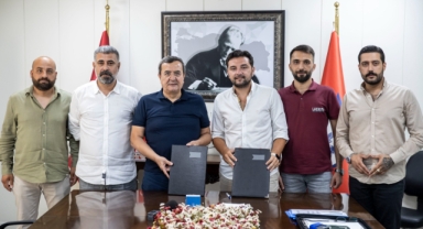 Konak’ta imzalar sokak emekçileri için atıldı: Örnek projede yeni dönem