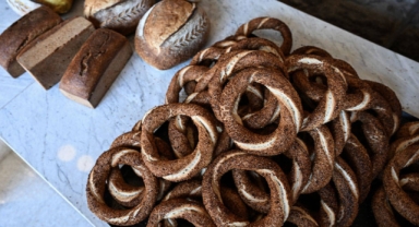 Özür dileyerek açıkladı: Ankara'da Simit 10 TL oldu