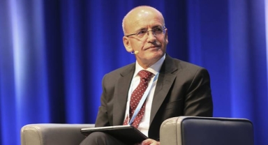 Şimşek’ten bankalara “tüketici kredilerini frenleyin” çağrısı: “Dar gelirliler ezilecek” 