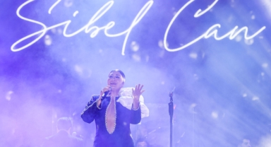 92. İzmir Enternasyonal Fuarı’nda yıldız yağmuru