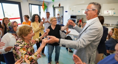 Alzheimer hastaları bu merkezde hayata tutunuyor