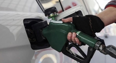 Benzinde beklenen dev zam pompaya yansıdı 