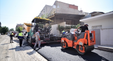 Bornova’da yollar yenileniyor