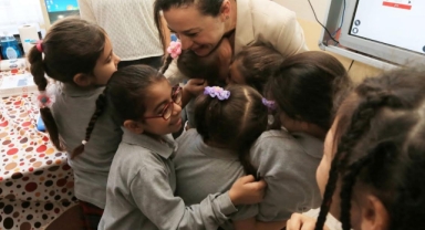 Efesli çocuklara eğitim desteği 