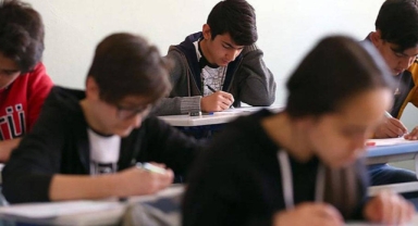 Eğitim – Sen İzmir’den “sınıf tekrarı” yorumu: “Eğitimin çöktüğünün resmidir” 