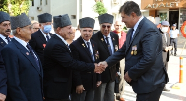 “Gazilerden Anılarla Kıbrıs” kitabı seslendirmesine Karşıyaka'dan destek