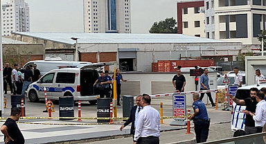 Ölü ve yaralılar var.. İzmir Adliyesi önünde çatışma!