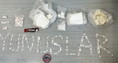 İzmir'in göbeğinde uyuşturucu operasyonu: İki şüpheli gözaltına alındı