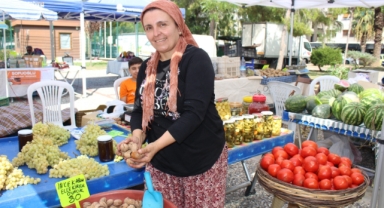 Karşıyaka'da hem üretici hem tüketici kazanıyor 