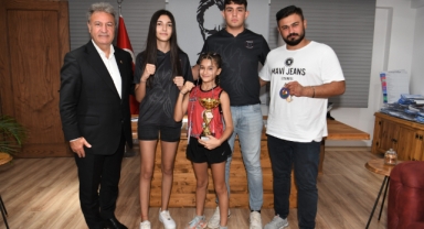 Minik şampiyondan Başkan İduğ’a ziyaret