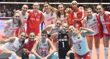 Olimpiyatlara adım adım... Filenin Sultanları Peru’yu yendi 