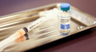 Sağlıkçılar uyardı: Aşı yaptırmayanlar kendilerini tecrit etmek zorunda kalabilir