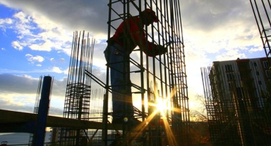 TÜİK: Güven endeksi hizmette azaldı, ticaret ve inşatta arttı