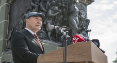 Tunç Soyer'den demokrasi vurgusu: 