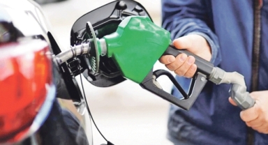 Zam yağmurundan sonra benzine indirim