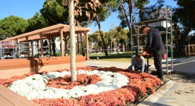 100. Yıl Uğur Mumcu Parkı kasımpatlarıyla renklendi