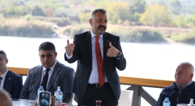 Aslanoğlu Kemalpaşa'da Muhtarlarla buluştu: 