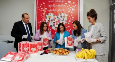 Balçovalı çocuklara poğaçalı beslenme 