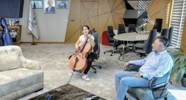 Başkan Sandal’dan MHP’li vekile “fotoğraf” yanıtı: “Atatürk’ten yana olmak lafla olmaz, yürekle olur!” 