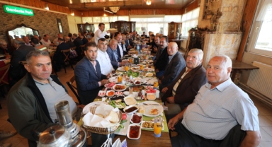 Başkan V. Özkan Muhtarlarla Bir Araya Geldi