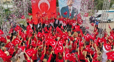 Batur: Cumhuriyet devriminin yılmaz savunucusu kadınlardır