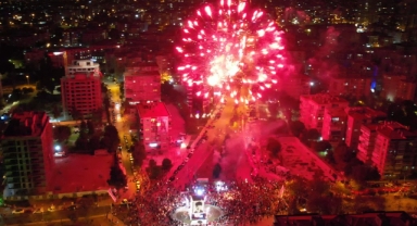 Bayraklı’dan 10 bin kişilik kortej!