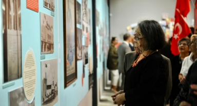 “Bir Millet Uyanıyor” sergisi İzmirlilere kapılarını açtı