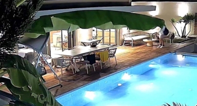 Çeşme'de ilginç olay... Gizlice villaya girdi, kendi evi gibi zaman geçirdi