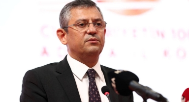 CHP’li Özel: “Mevcut yönetim seçim yenilgisi olmamış gibi davranmayı tercih etti”