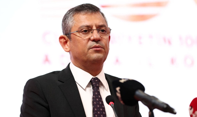 CHP’li Özel: “Mevcut yönetim seçim yenilgisi olmamış gibi davranmayı tercih etti”