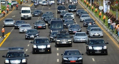 Erdoğan'ın güvenlik duvarını sahte çakar deldi iddiası: Uçağının dibine geldi, bir saat kaldı!