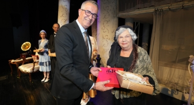 Gaziemir’de sezon “Veda” oyunuyla açıldı