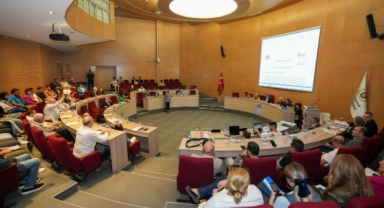 Gaziemir'in 2024 bütçesi 1 milyar 350 milyon olarak belirlendi 