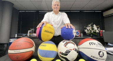 İzmir Büyükşehir Belediyesi’nin spor kulübünde bayrak değişimi