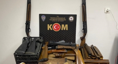 İzmir’de yasa dışı silah imalathanesine polis baskını