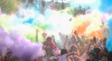 İzmirli gençler 100’üncü yıla Kültürpark’ta merhaba dedi