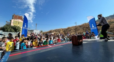 İzmirli minikler Cumhuriyet'in 100'üncü yaşına merhaba dedi 