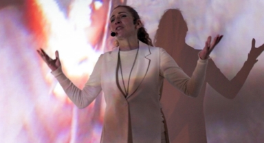 “Kadife Çiçekleri” Han Tiyatrosu, Ünal Gürel sahnesinde