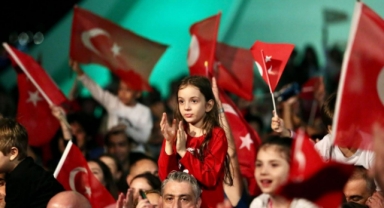 Karşıyaka'da 100'üncü yıl coşkuyla kutlandı! 