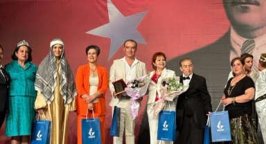 Narlıdere Belediyesi'nin güçlü kadınları, 'Çantadaki Sır' ile Cumhuriyet'i anlattı