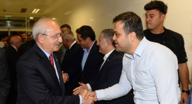 Torbalı'lı Genç Siyasetçi Kılıçdaroğlu'nu Karşıladı