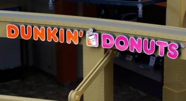 Üzerine dökülen kahve üç milyon dolara mal oldu 