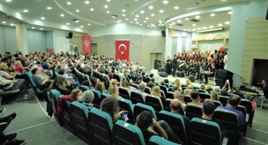 Atatürk Türk Halk Müziği konseri ile anıldı